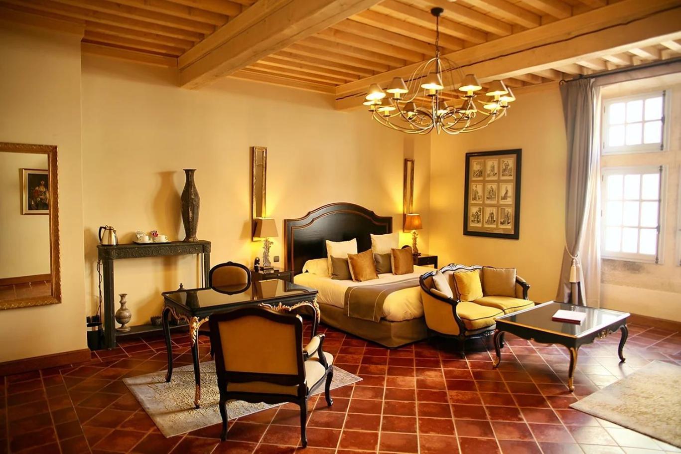 La Villa Mazarin Aigues-Mortes Luaran gambar A room at the hotel