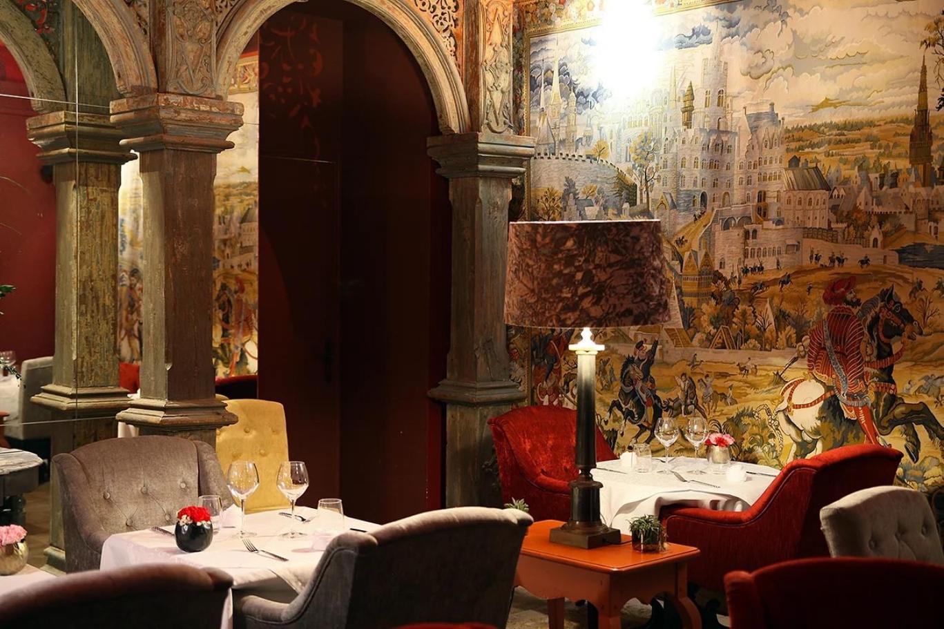 La Villa Mazarin Aigues-Mortes Luaran gambar Restaurant San Marco
