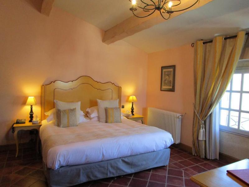 La Villa Mazarin Aigues-Mortes Luaran gambar A room at the hotel